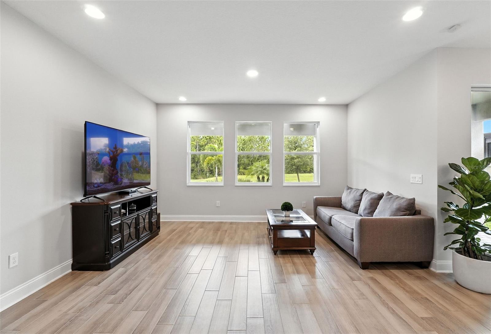 ENCORE AT OVATION - Residential