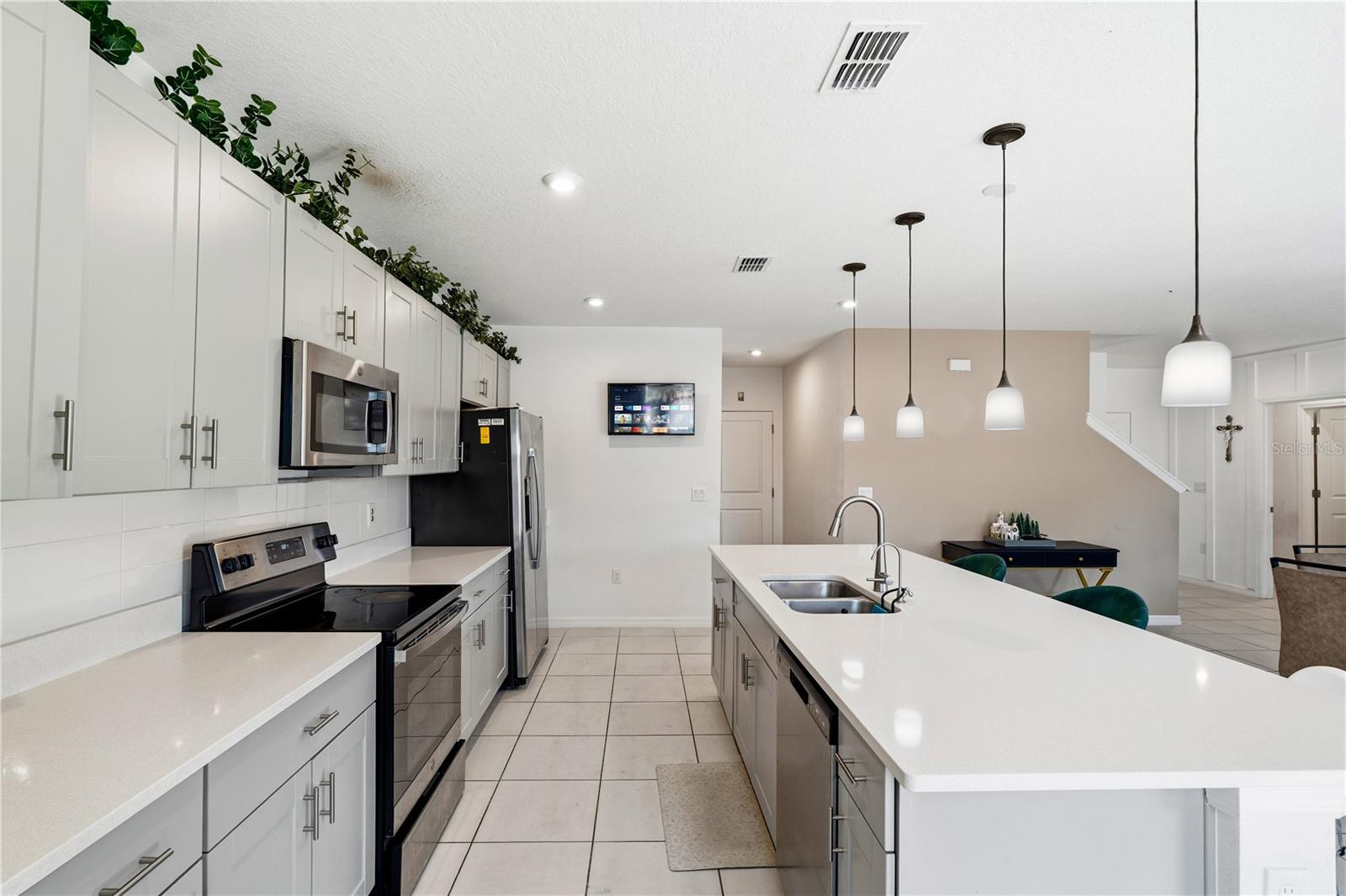 TIERRA DEL SOL EAST - Residential