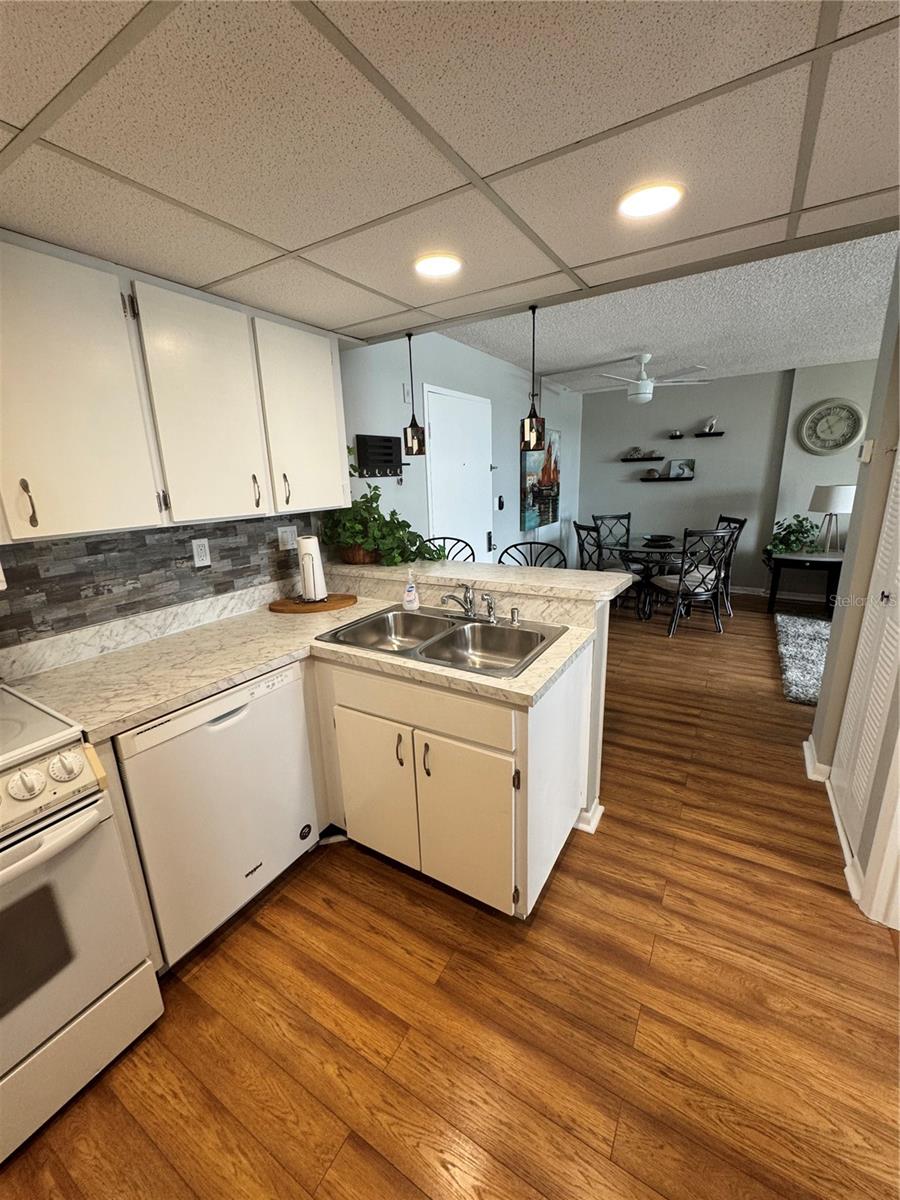 PROMENADES WEST CONDO - Residential