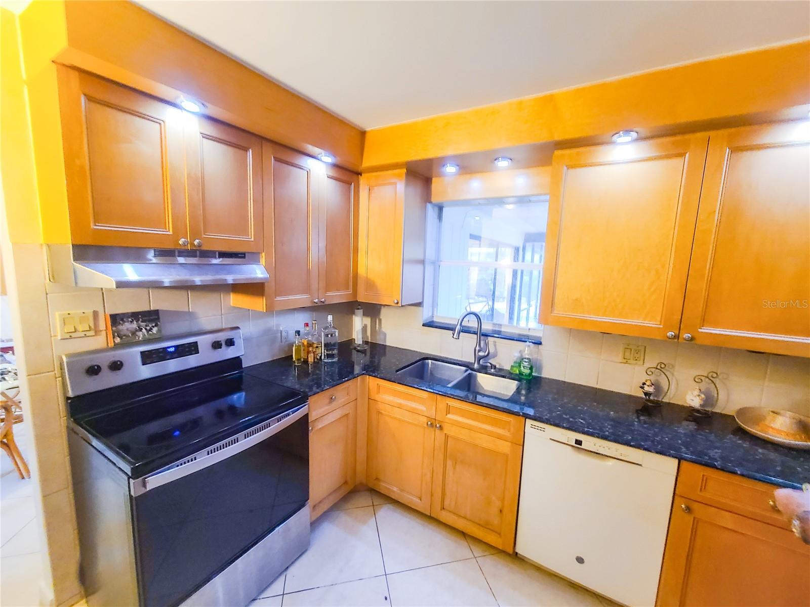 NORTH LAKE WORTH - Residential