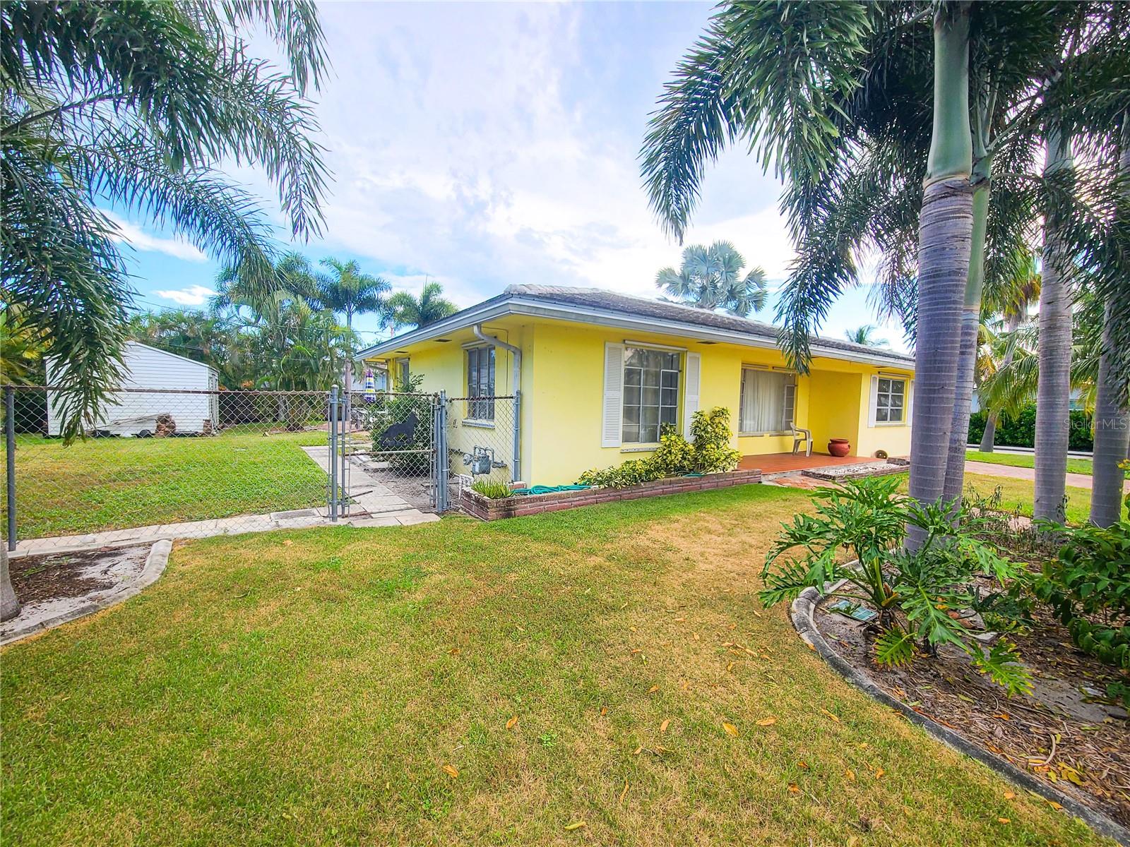 NORTH LAKE WORTH - Residential