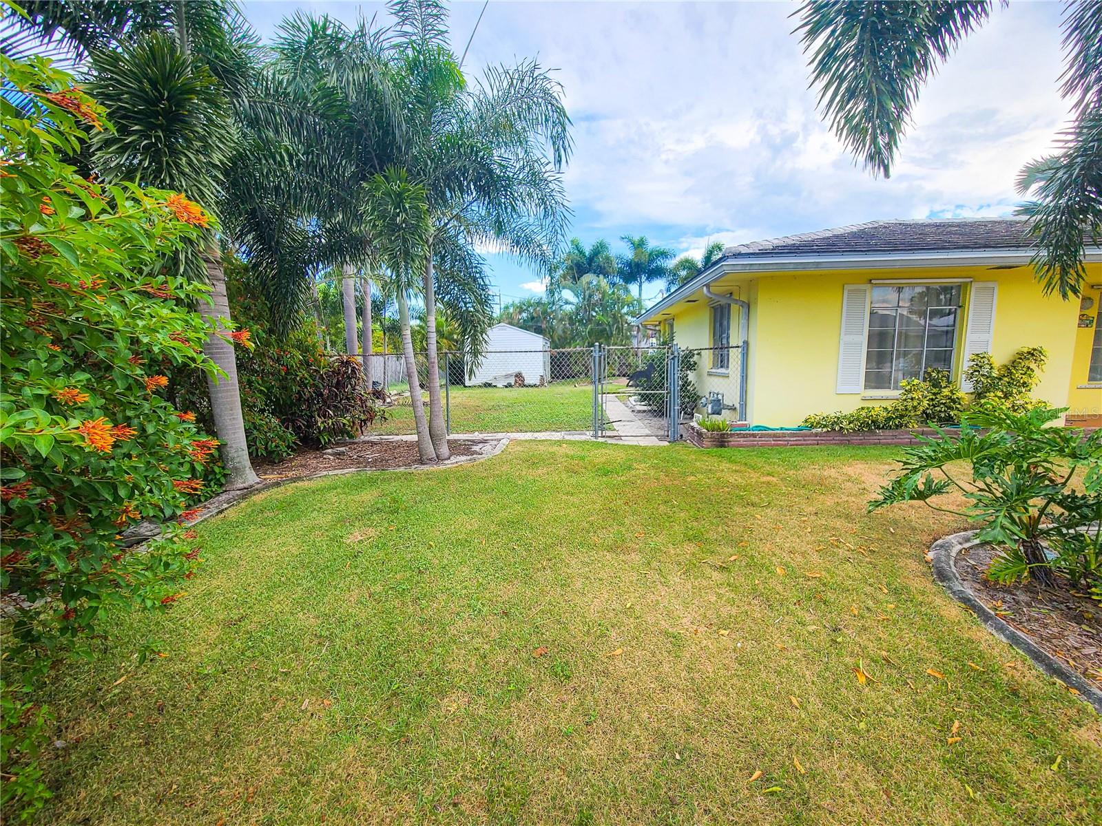 NORTH LAKE WORTH - Residential