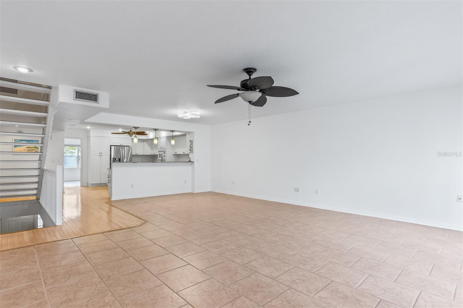 TIERRA SHORES TWNHMS - Residential