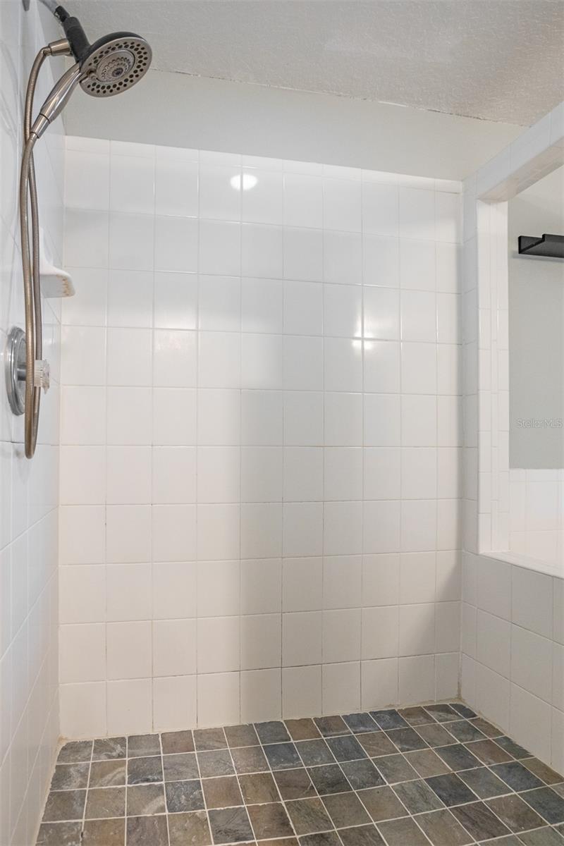 TIERRA SHORES TWNHMS - Residential