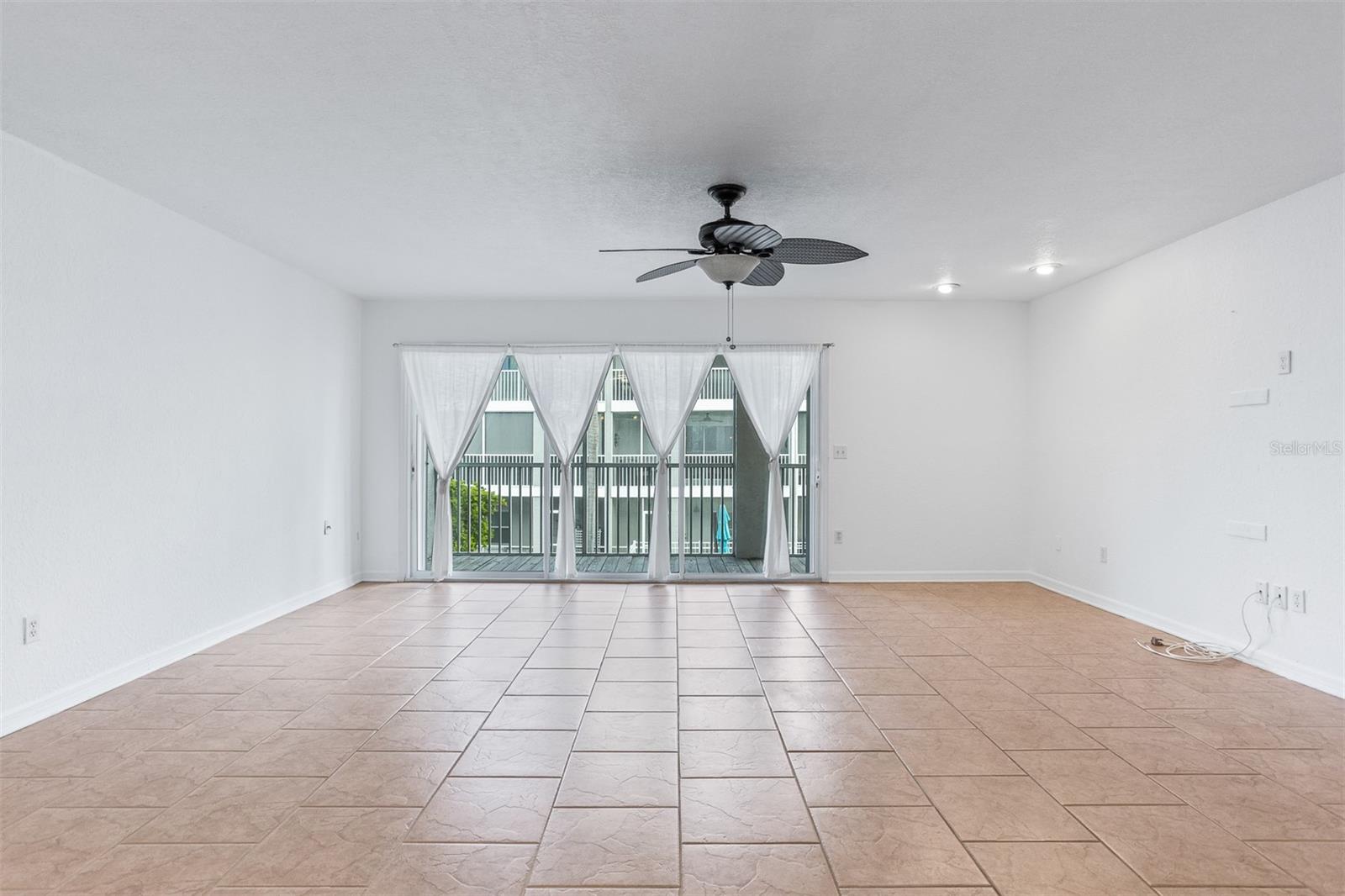 TIERRA SHORES TWNHMS - Residential