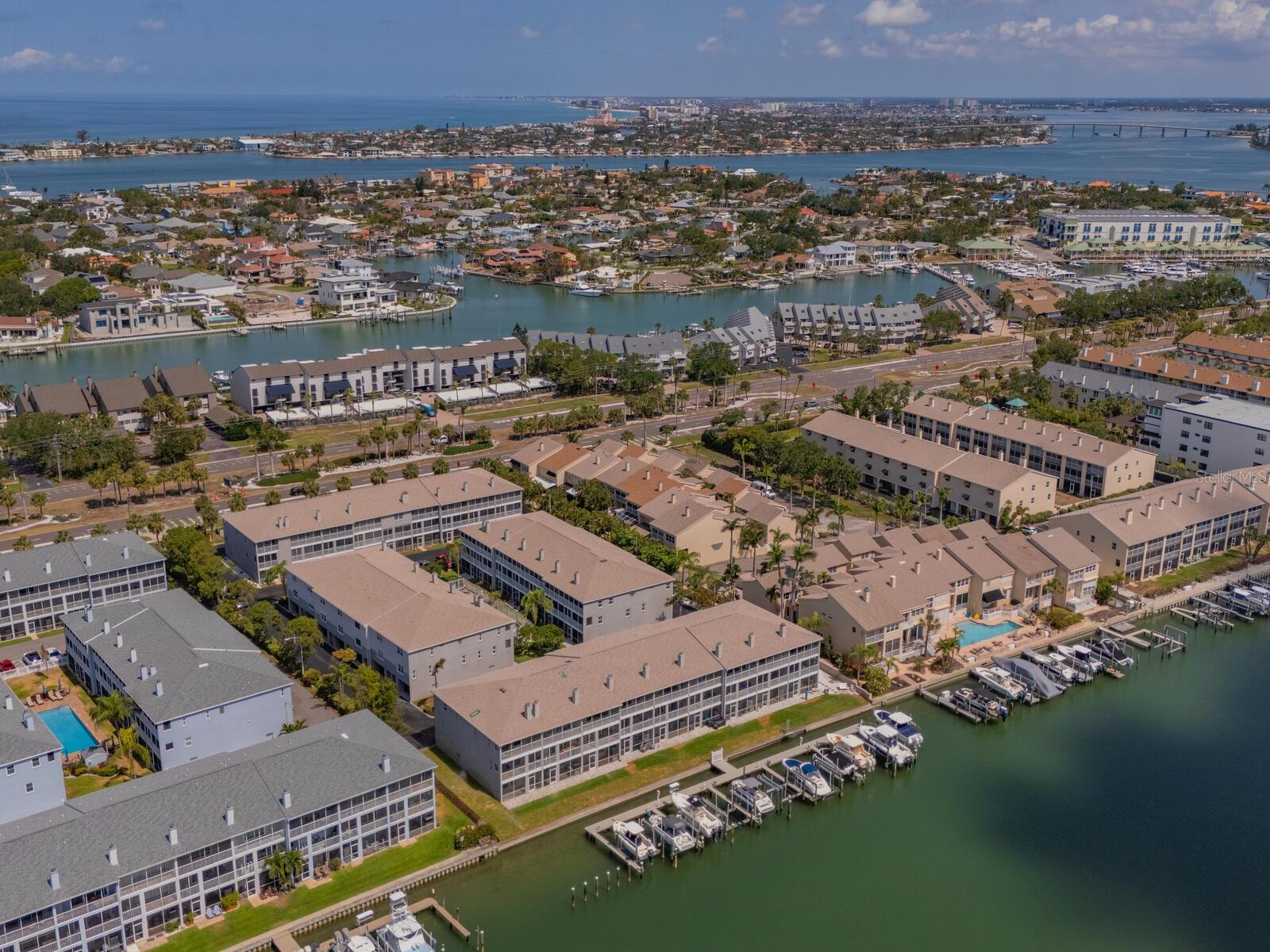 TIERRA SHORES TWNHMS - Residential