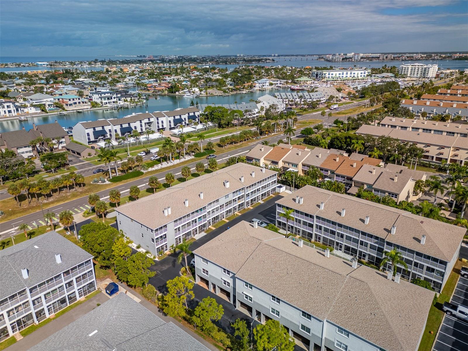 TIERRA SHORES TWNHMS - Residential