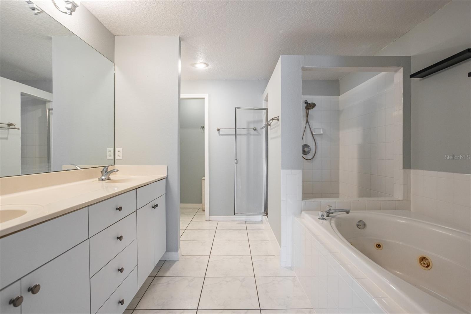 TIERRA SHORES TWNHMS - Residential