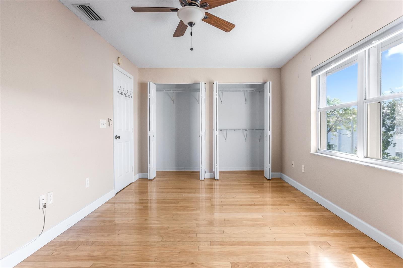 TIERRA SHORES TWNHMS - Residential