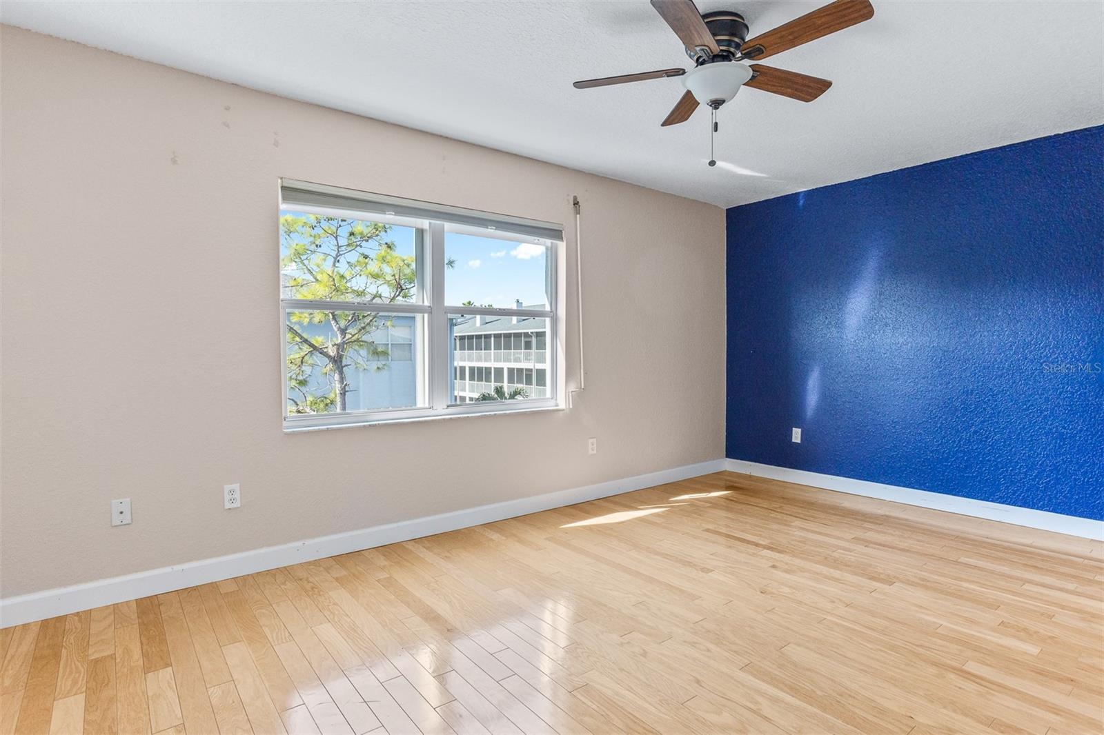 TIERRA SHORES TWNHMS - Residential