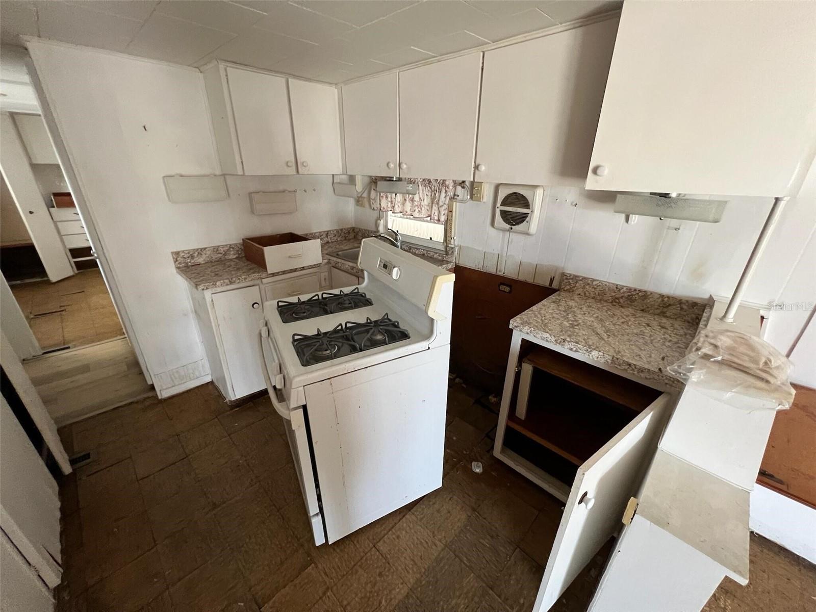 10315 CORTEZ ROAD W 18D