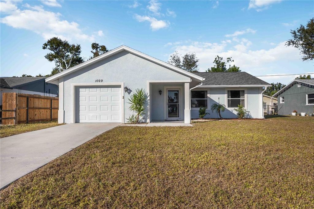 Photo of 1029 Elaine Street, Venice, FL 34285 (MLS # N6141824)