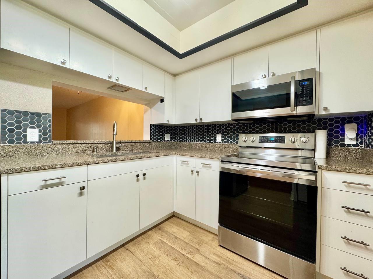 IMPERIAL OAKS CONDO - Residential Lease