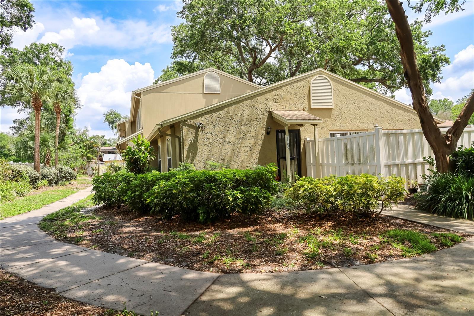 7107 HERNANDO COURT