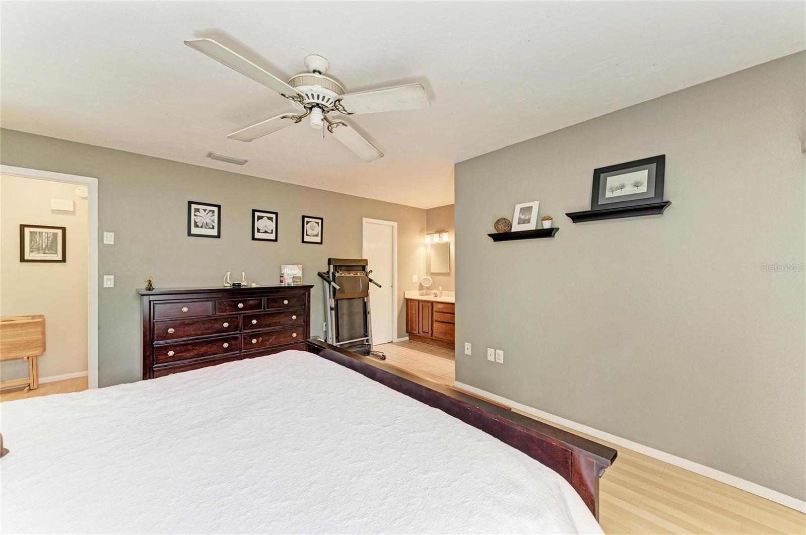 ELWOOD PARK - Residential