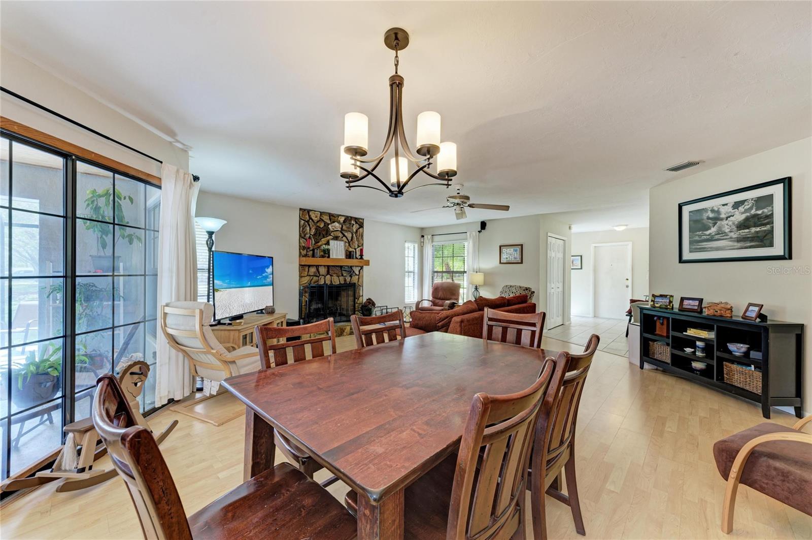 ELWOOD PARK - Residential