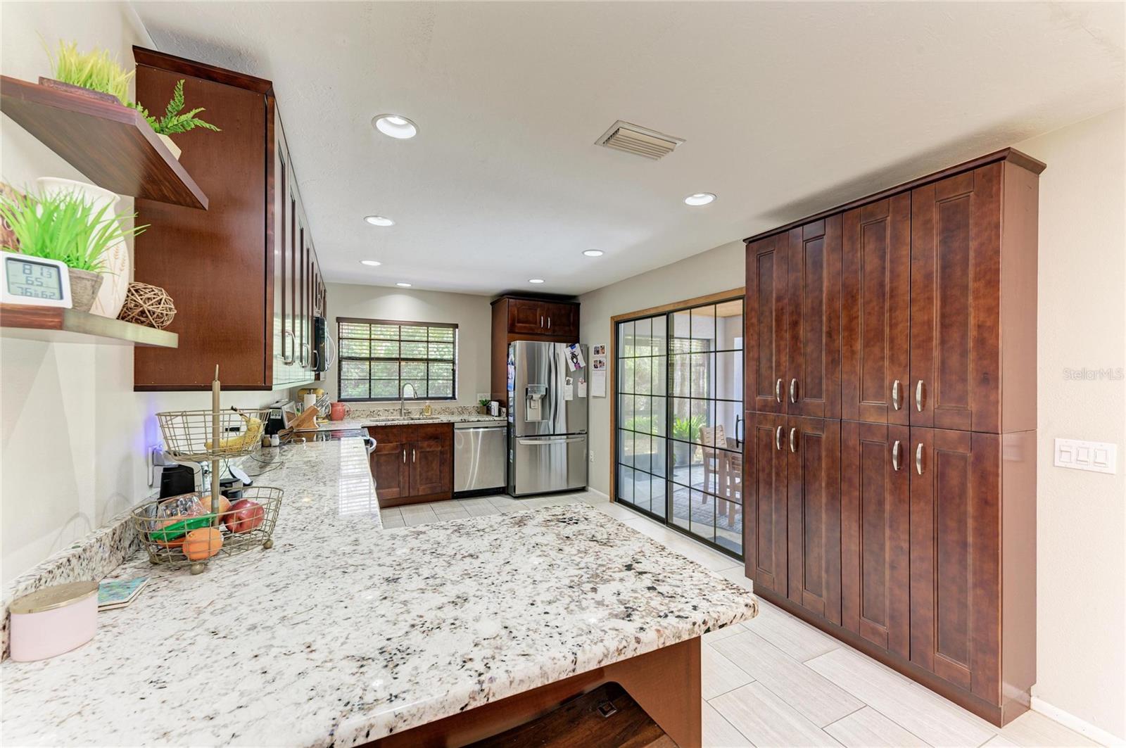 ELWOOD PARK - Residential