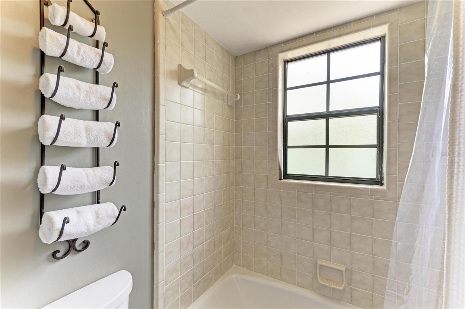 ELWOOD PARK - Residential