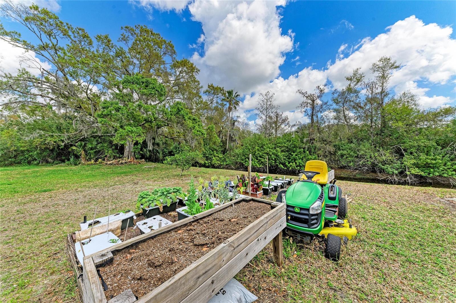 ELWOOD PARK - Residential