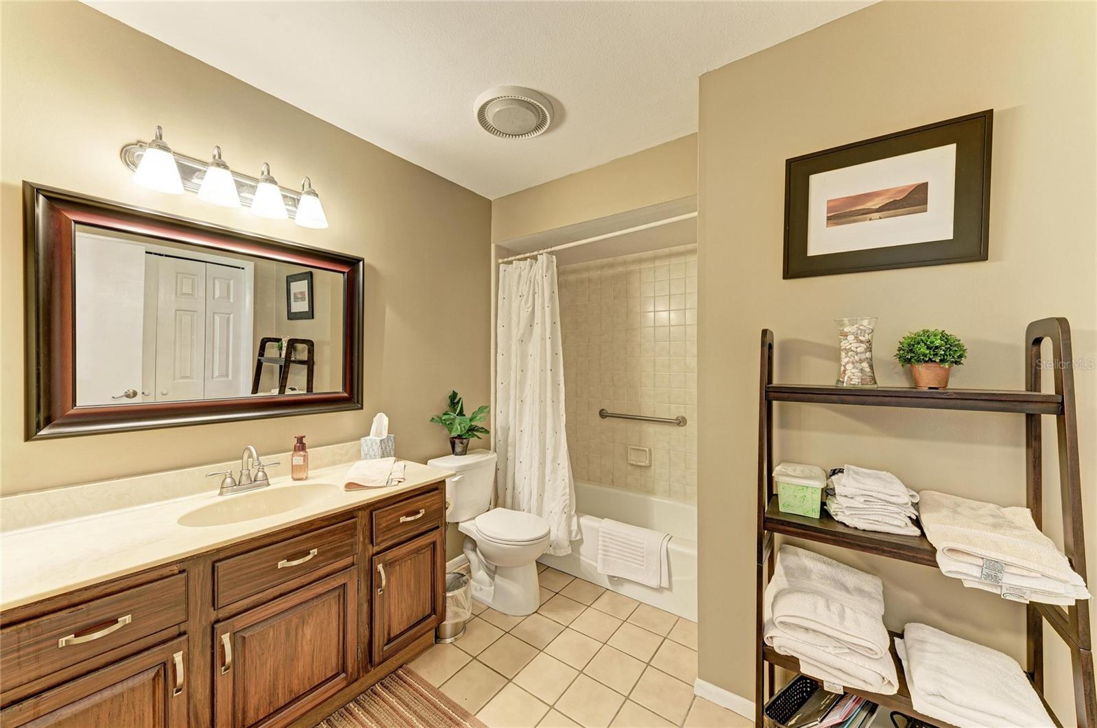 ELWOOD PARK - Residential