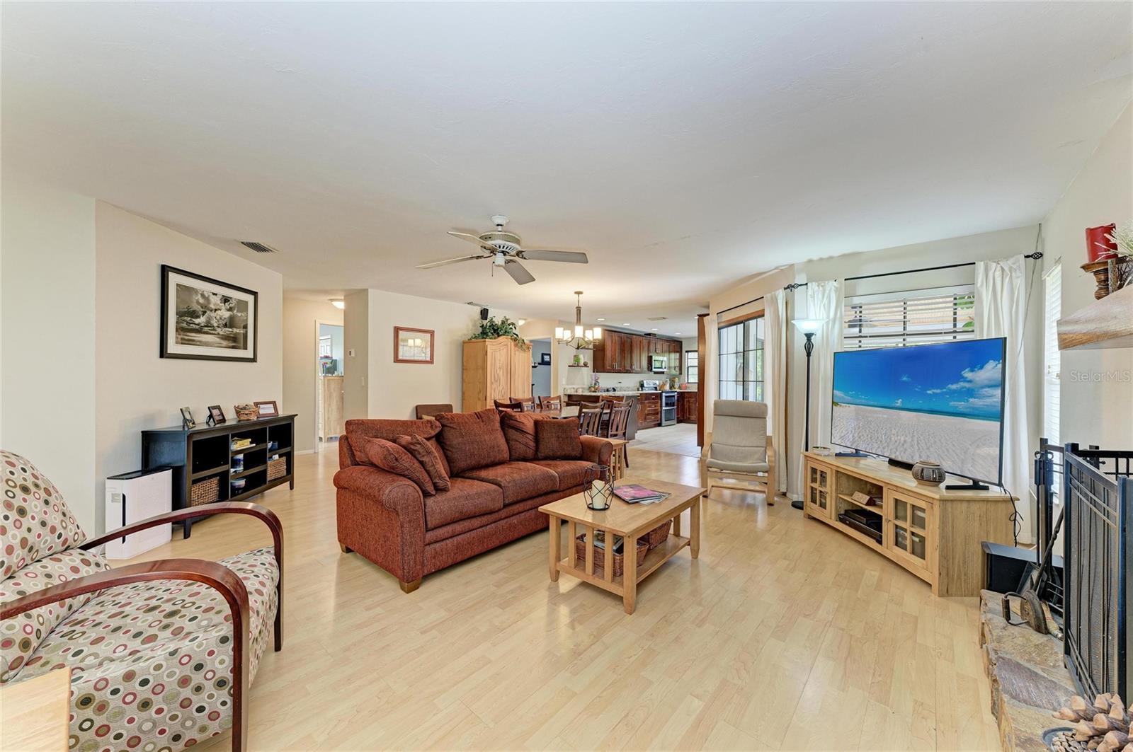 ELWOOD PARK - Residential