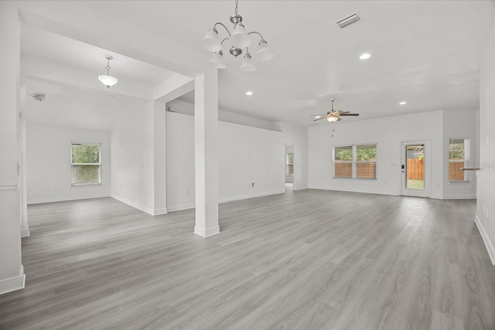 201 NE GREENBRIER AVENUE