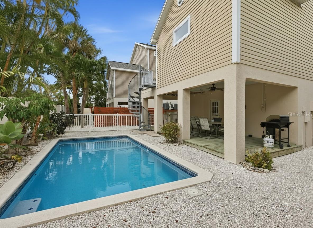 GULFVIEW VILLAS - Residential