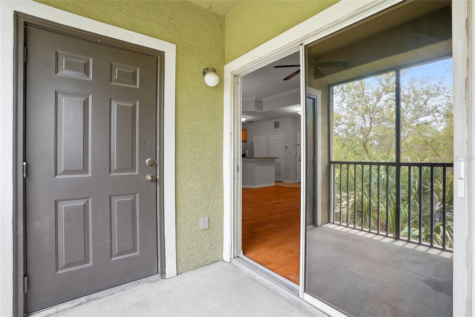 COURTNEY PALMS CONDOMINIUM - Residential