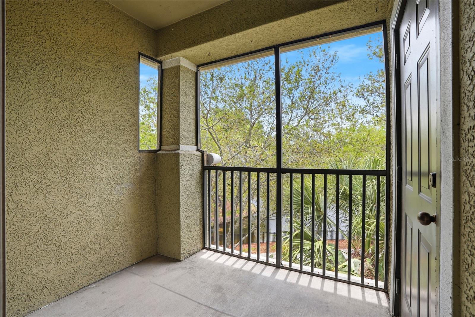 COURTNEY PALMS CONDOMINIUM - Residential