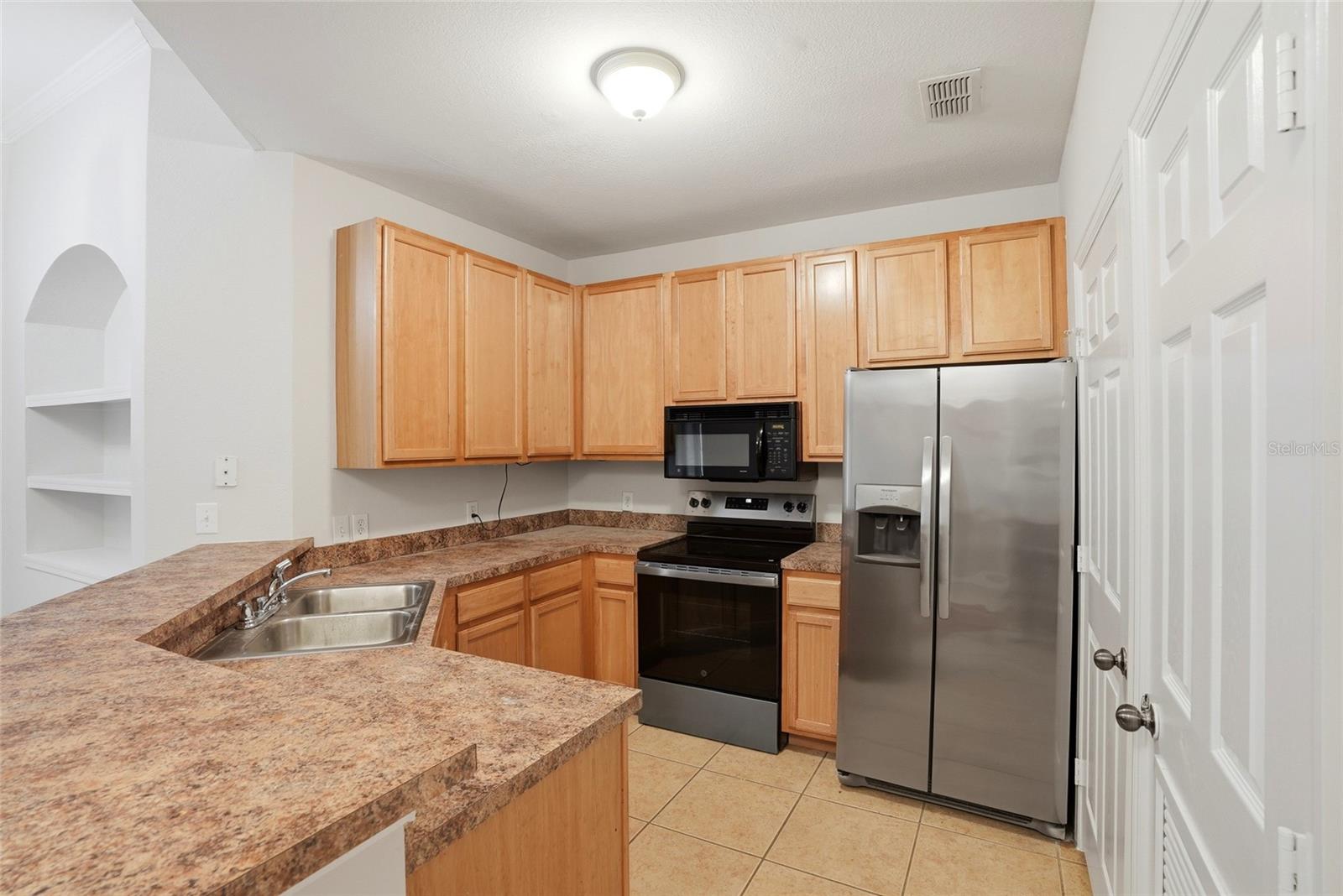 COURTNEY PALMS CONDOMINIUM - Residential