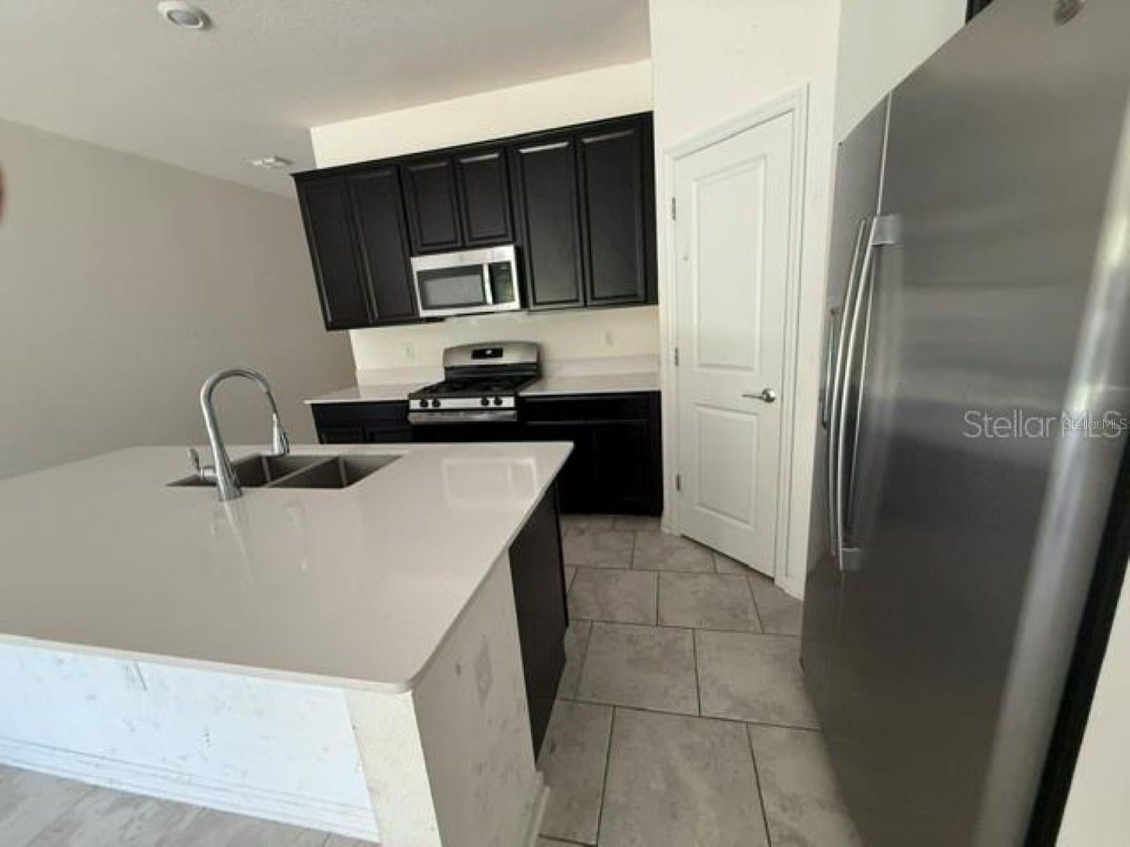 33576 SKY BLOSSOM CIRCLE