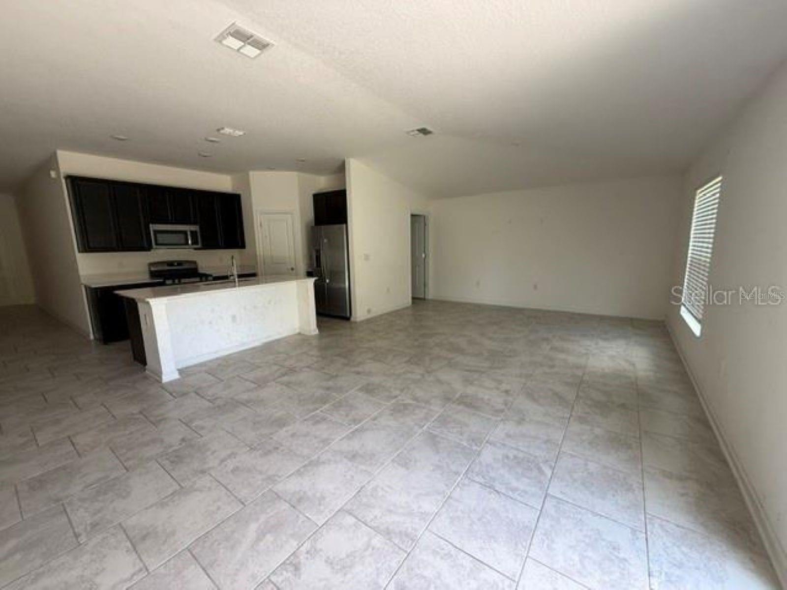 33576 SKY BLOSSOM CIRCLE
