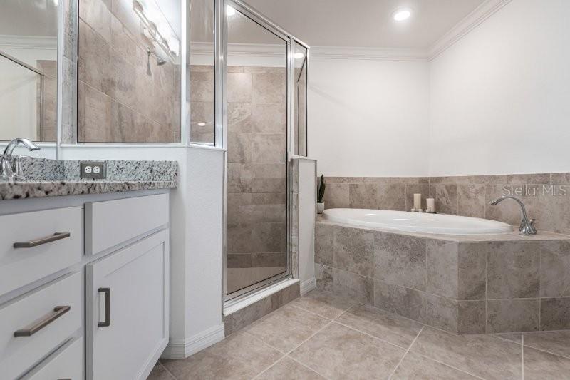 COACH HOMES 2/HERITAGE LNDG PH - Residential