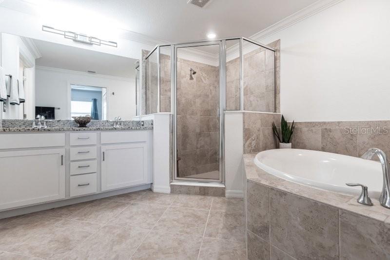 COACH HOMES 2/HERITAGE LNDG PH - Residential