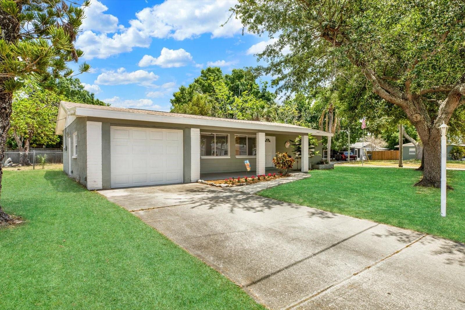 THUNDERBIRD HILL - Residential