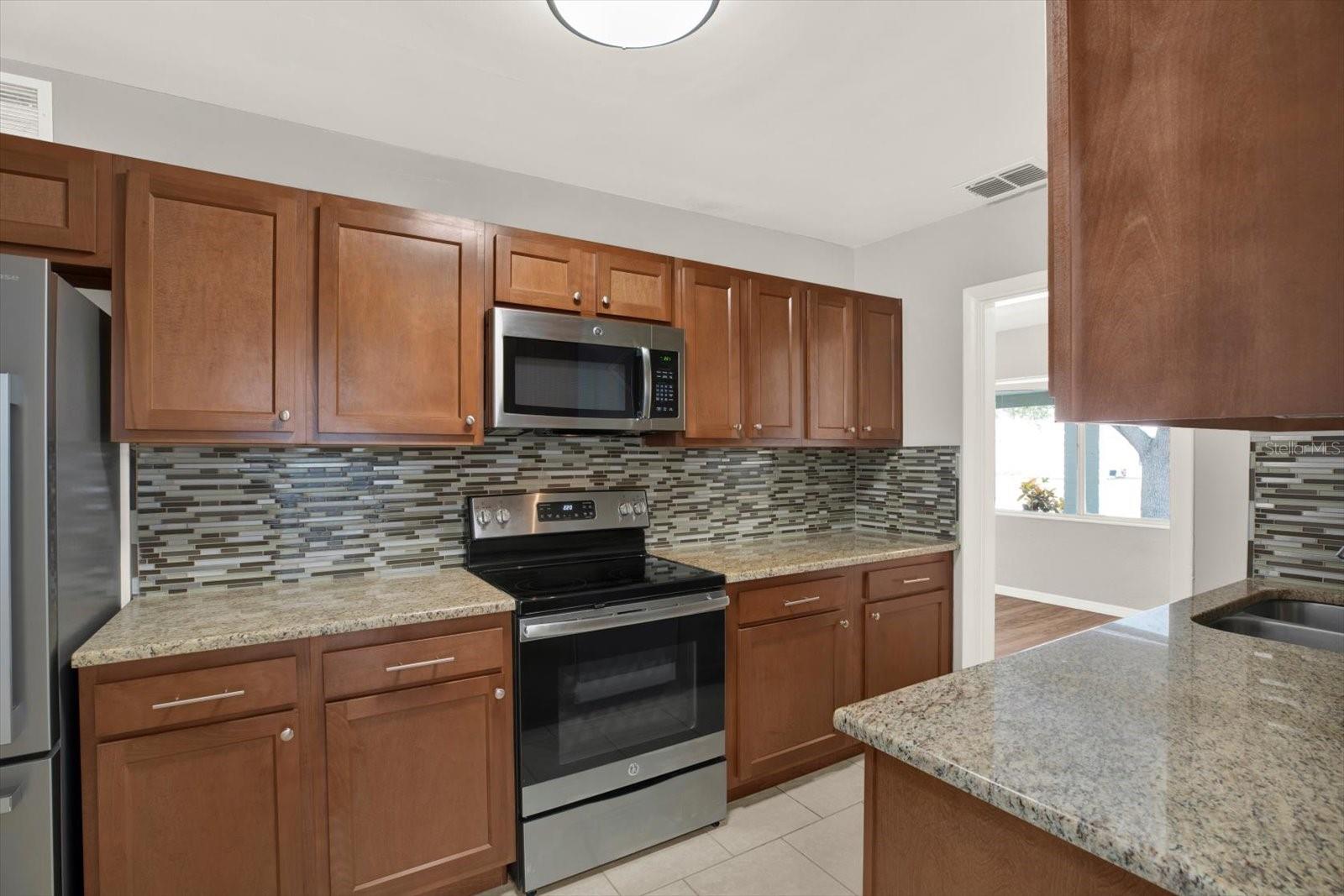 THUNDERBIRD HILL - Residential