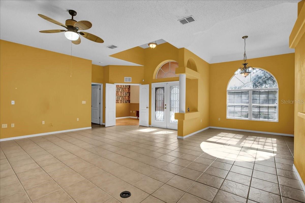 SPRING HILL - Residential