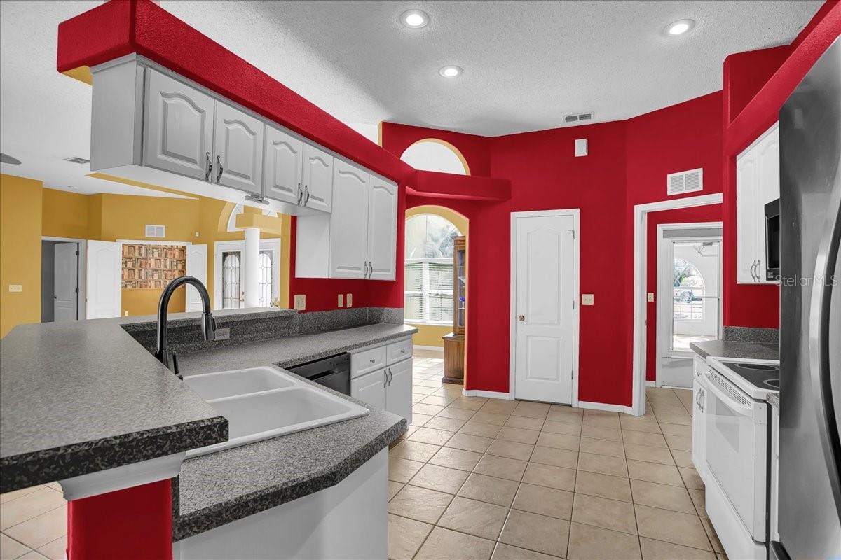 SPRING HILL - Residential