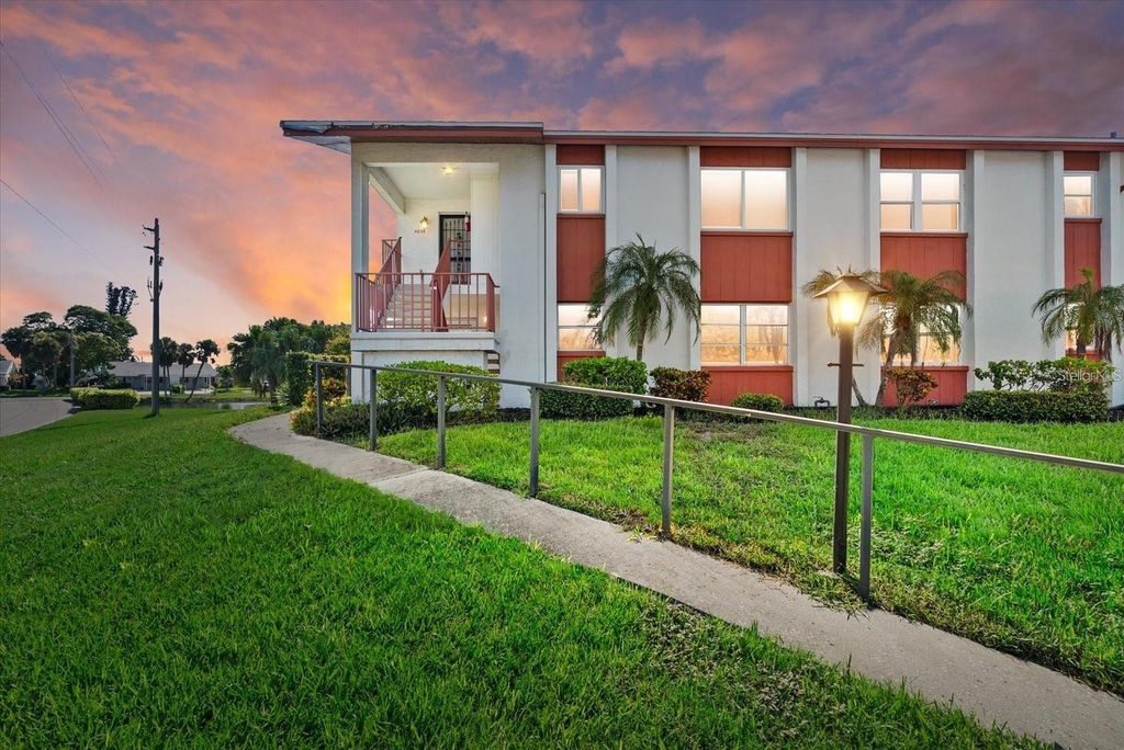 Photo of 4852 Independence Drive, Bradenton, FL 34210 (MLS # A4679810)