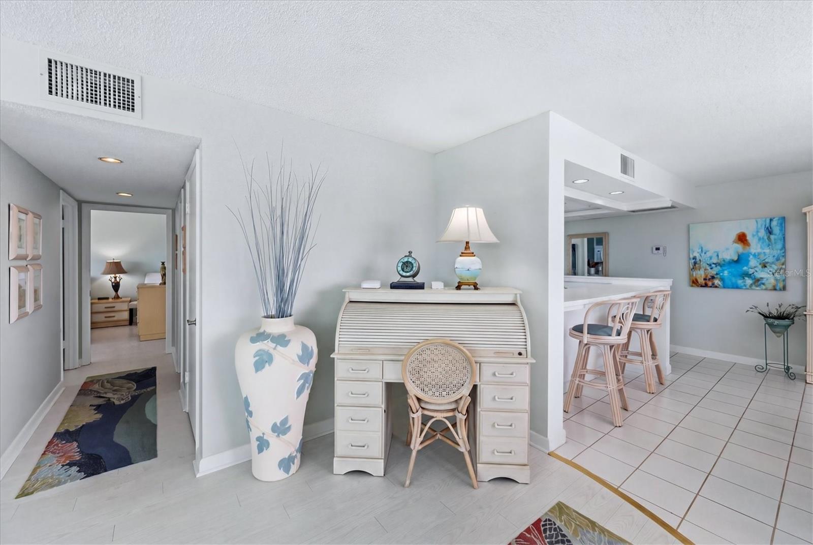 VALENCIA CONDO APTS - Residential