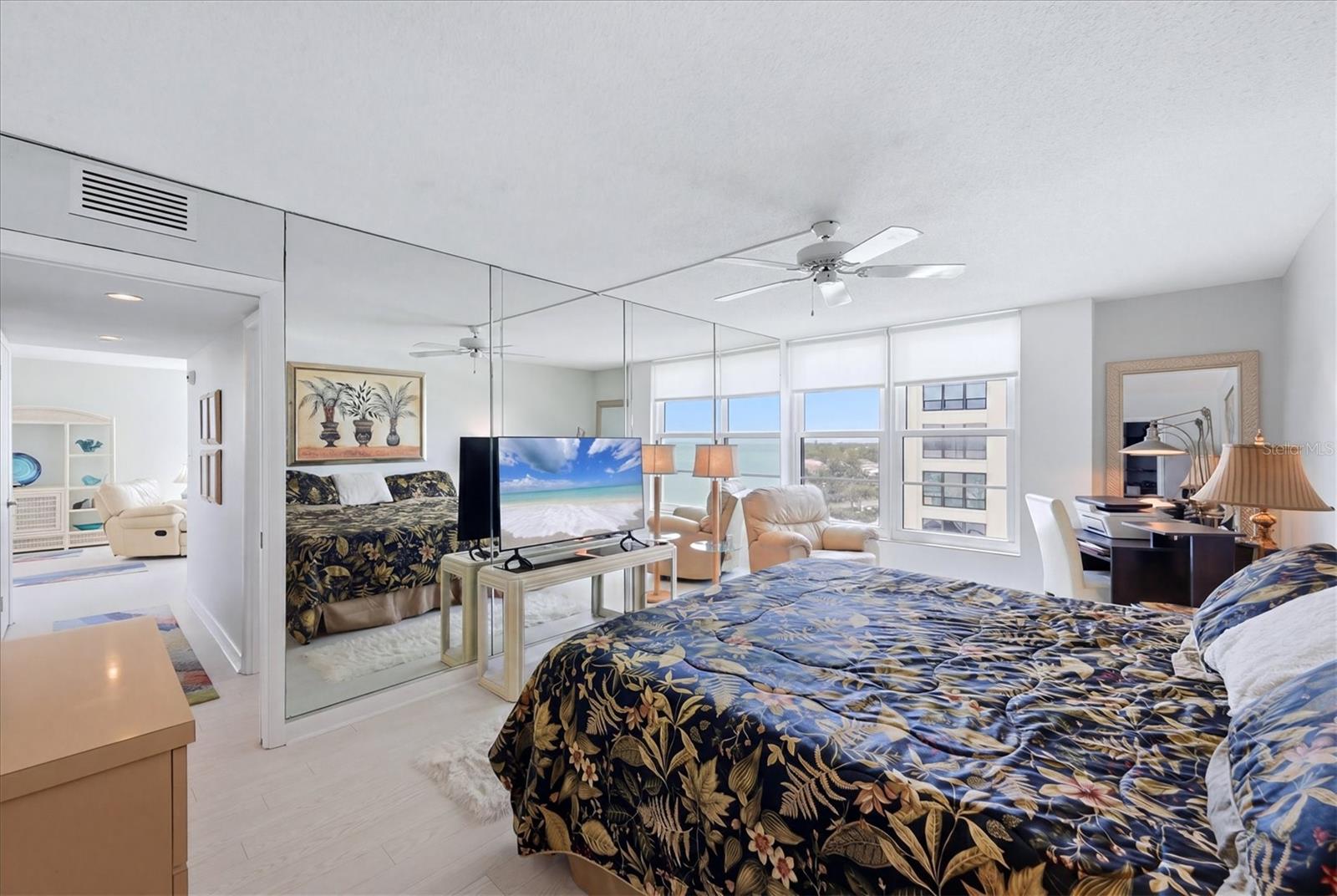 VALENCIA CONDO APTS - Residential