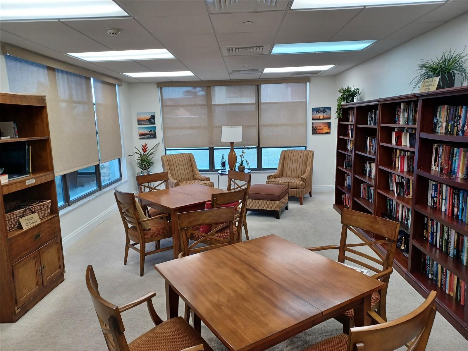 VALENCIA CONDO APTS - Residential