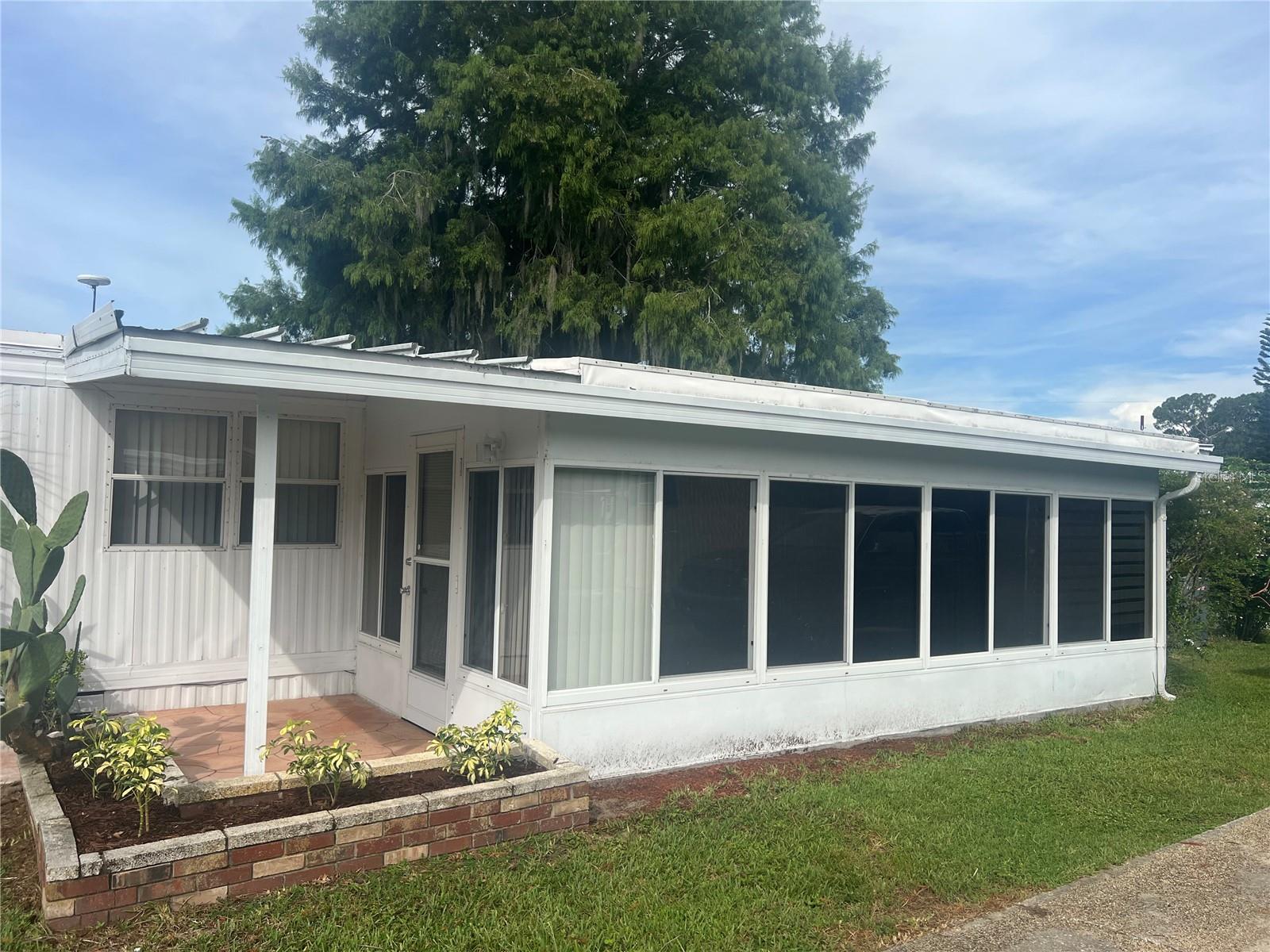TAVARES LES CHATEAU VILLA MOBILE HOME PARK - Residential