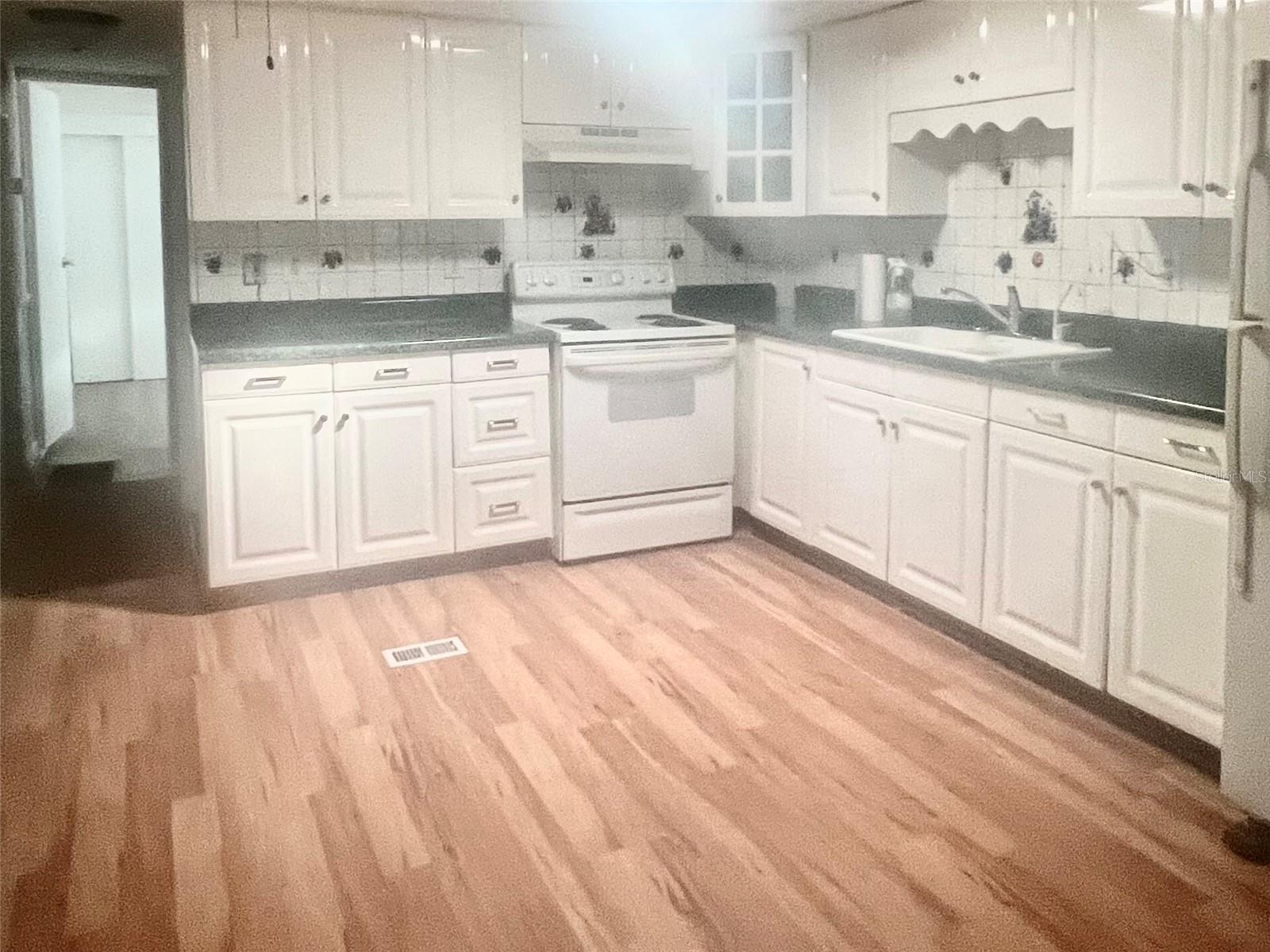 TAVARES LES CHATEAU VILLA MOBILE HOME PARK - Residential