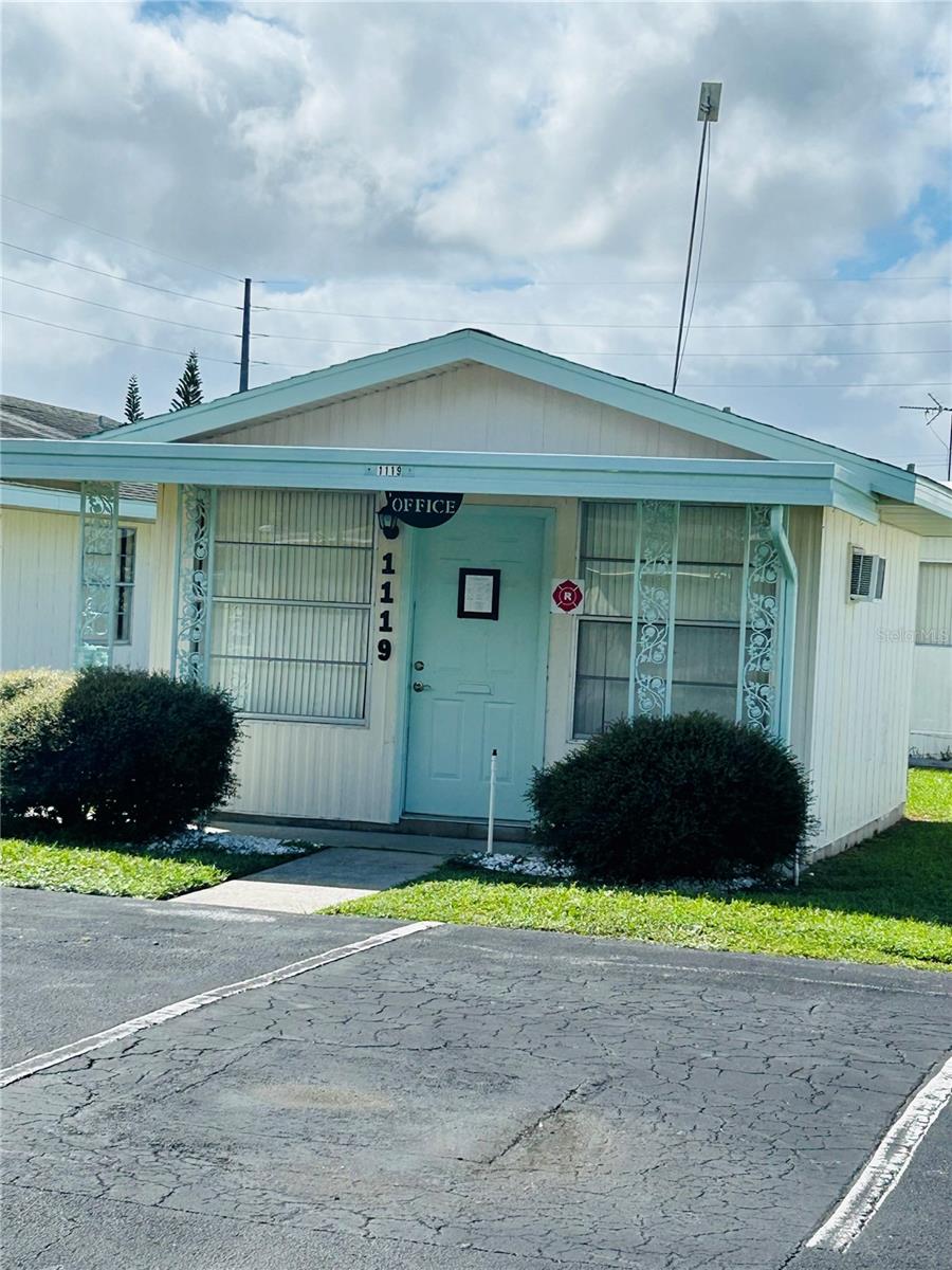 TAVARES LES CHATEAU VILLA MOBILE HOME PARK - Residential