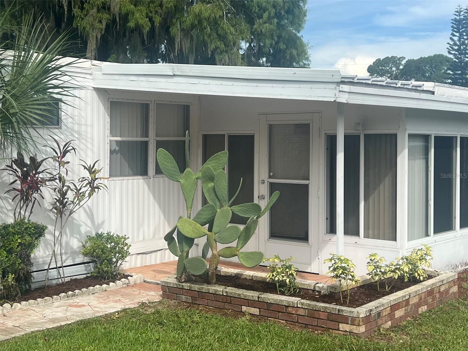 TAVARES LES CHATEAU VILLA MOBILE HOME PARK - Residential