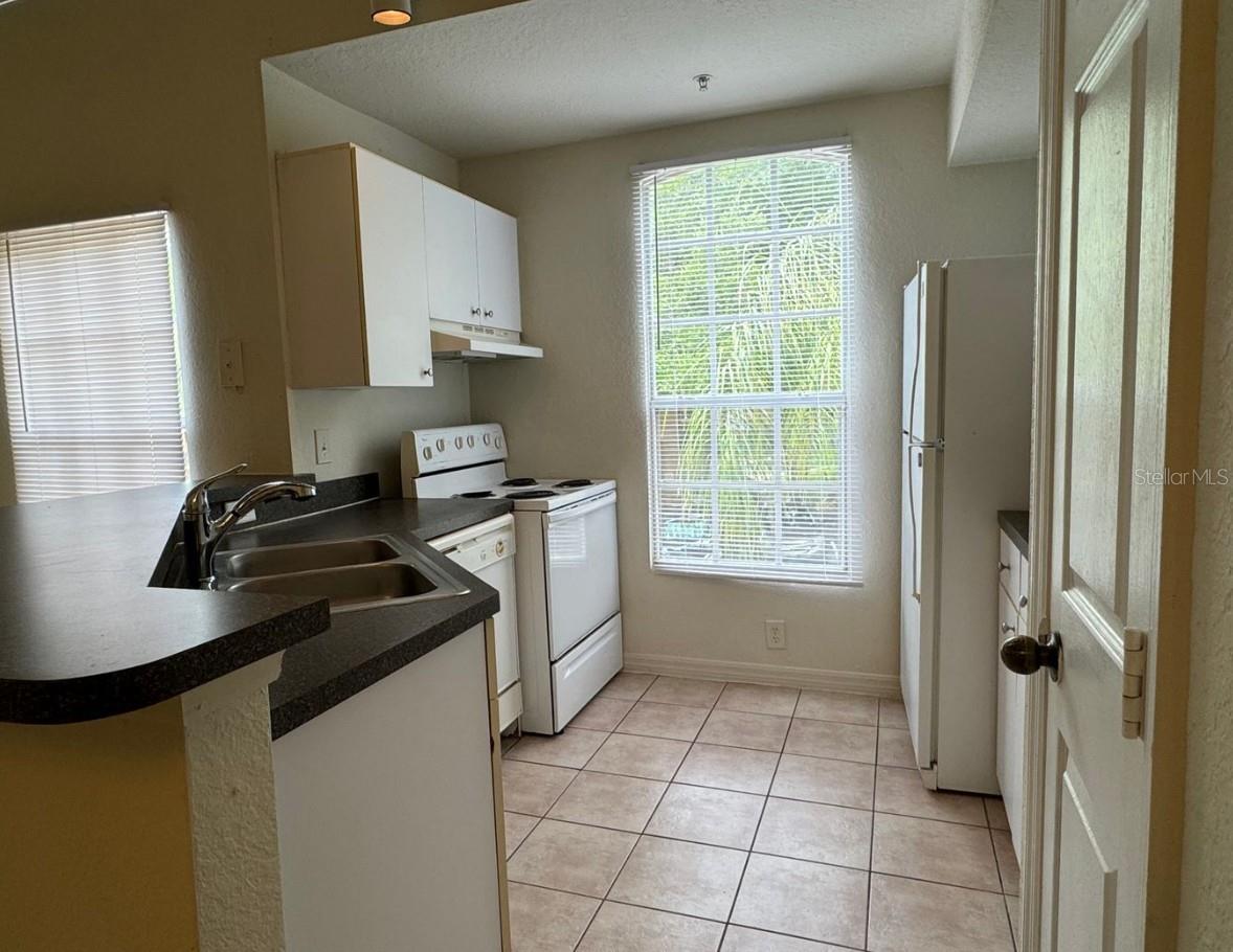 AZUR/METROWEST - Residential Lease