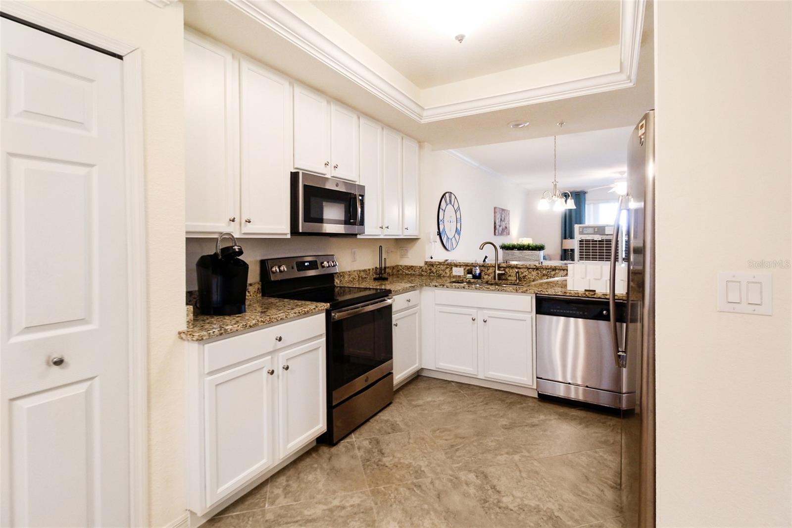 VERANDA II/LAKEWOOD NATIONAL P - Residential Lease