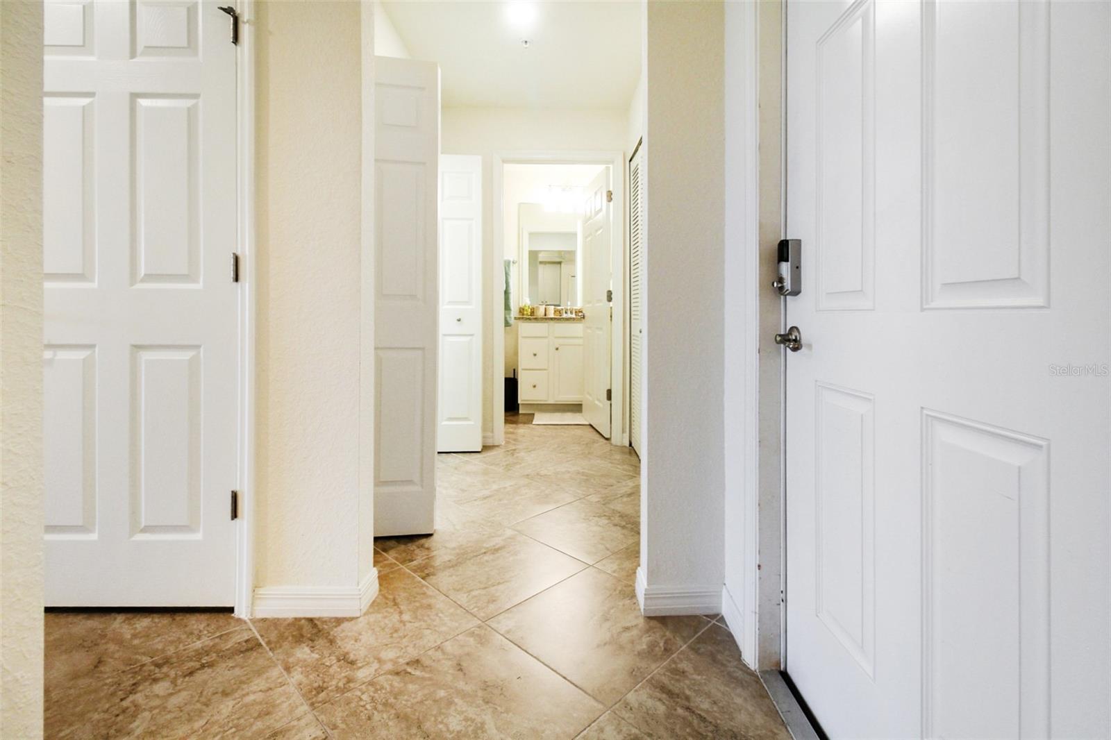 VERANDA II/LAKEWOOD NATIONAL P - Residential Lease