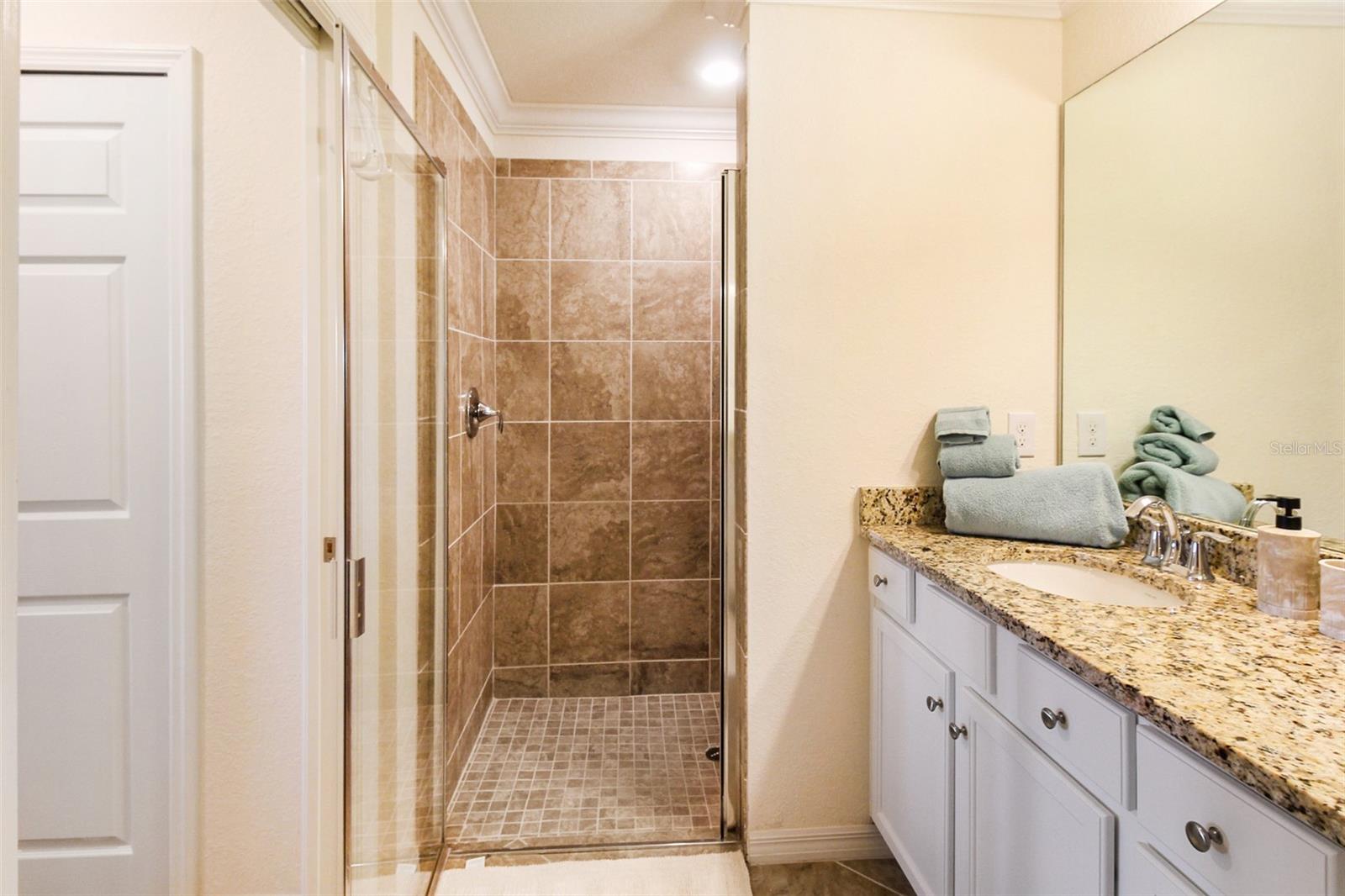 VERANDA II/LAKEWOOD NATIONAL P - Residential Lease